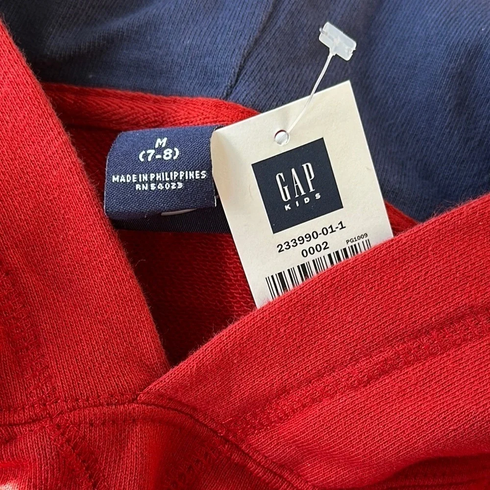 GAP vibrant red